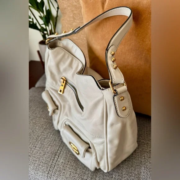 Marc Jacobs Angela Hobo Shoulder Bag In Cream With Gold Hardware - Picture 5 of 16